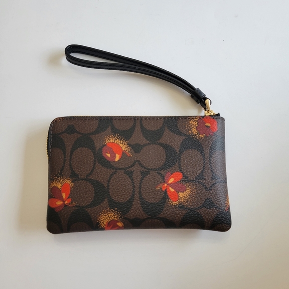 Coach floral corner zip wristlet wallet with zipper NWT - Picture 2 of 3